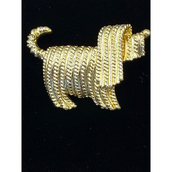 Vintage Sarah Coventry Gold-Tone Dog Brooch With Rope Detailing J0260 - Picture 1 of 12